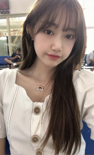 小骚妹新鲜货，外表很小清新良家，实质是小狐狸精